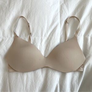 SKIMS Wireless Form Push-Up Plunge Bra